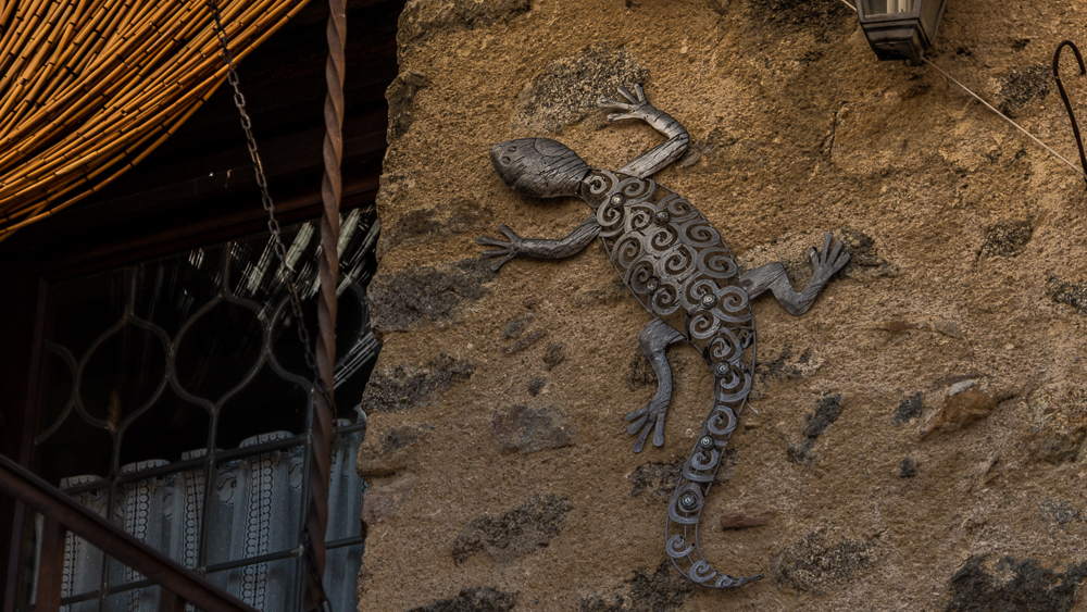 Lézard décoratif à Eus
