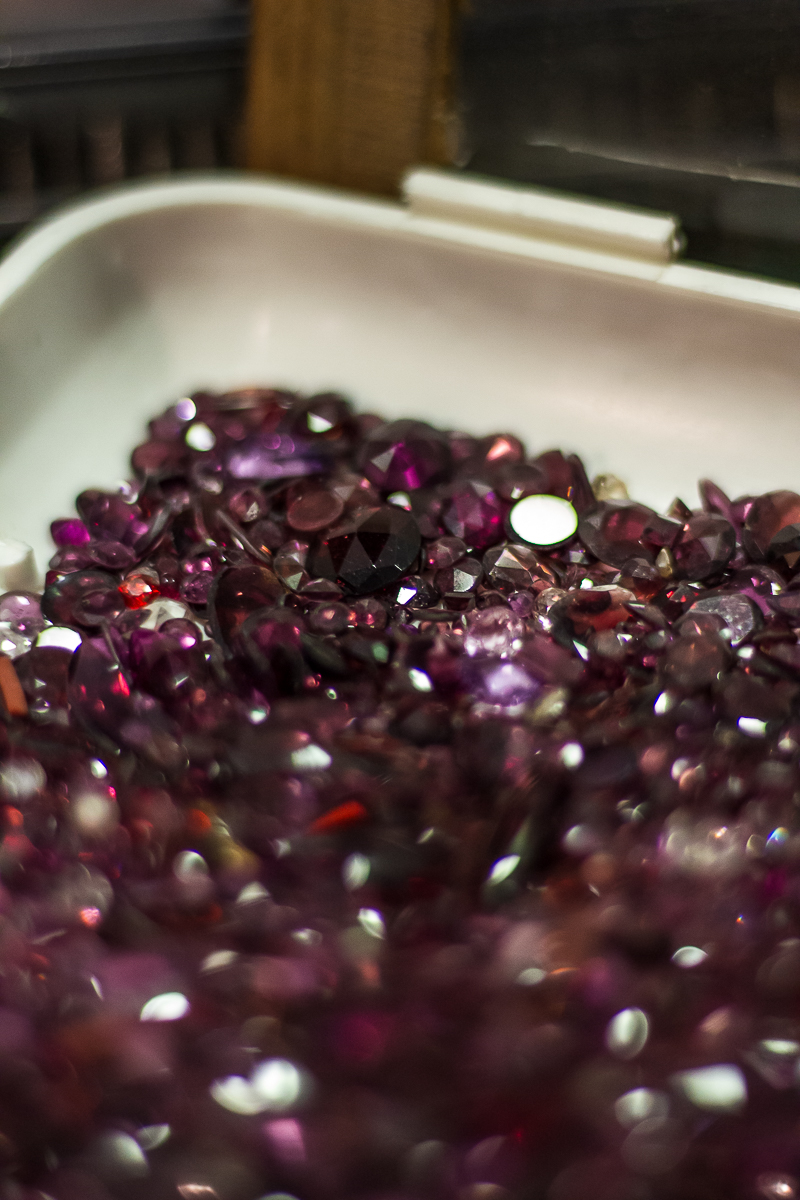 Au grenat de Tautavel artisan bijoutier