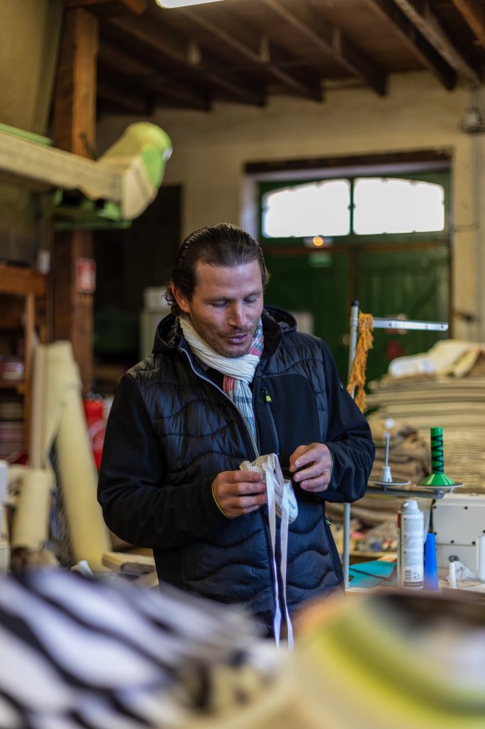 Menouar commercial de l'entreprise création catalane