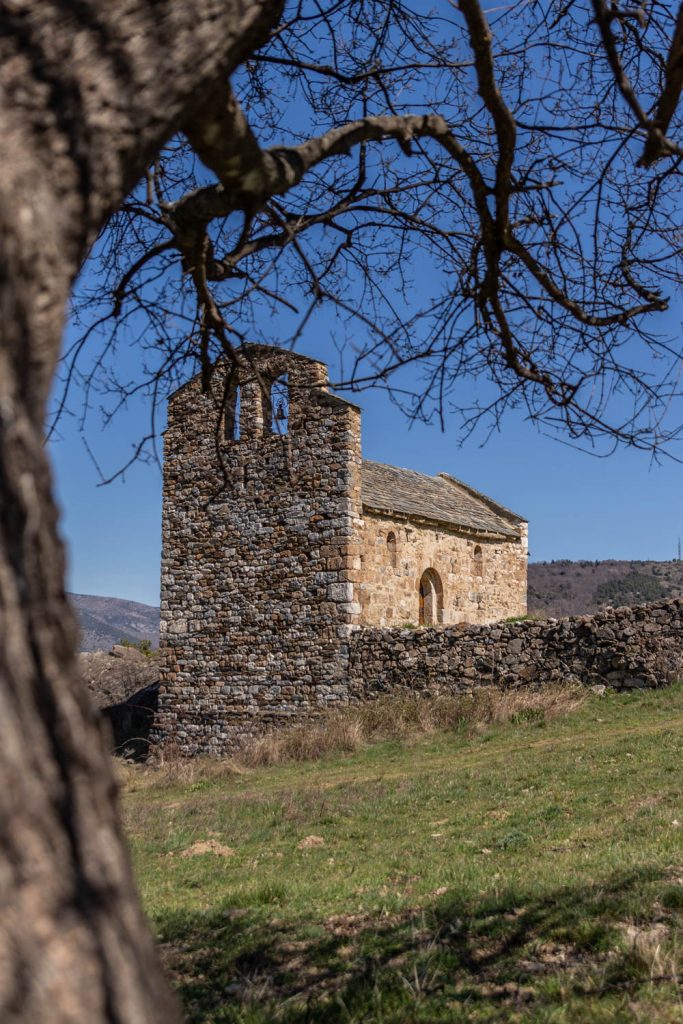 Chapelle d'un village abandonné dans les Pyrénes Orientales