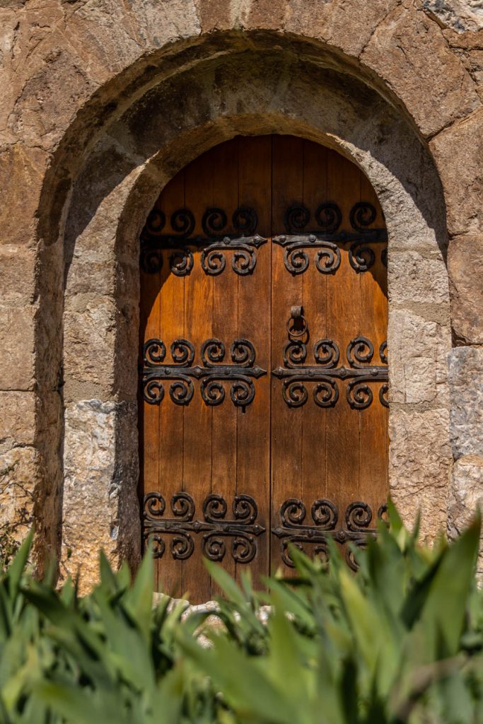Porte de l'Église Saint-Just-et-Saint-Pasteur d’En
